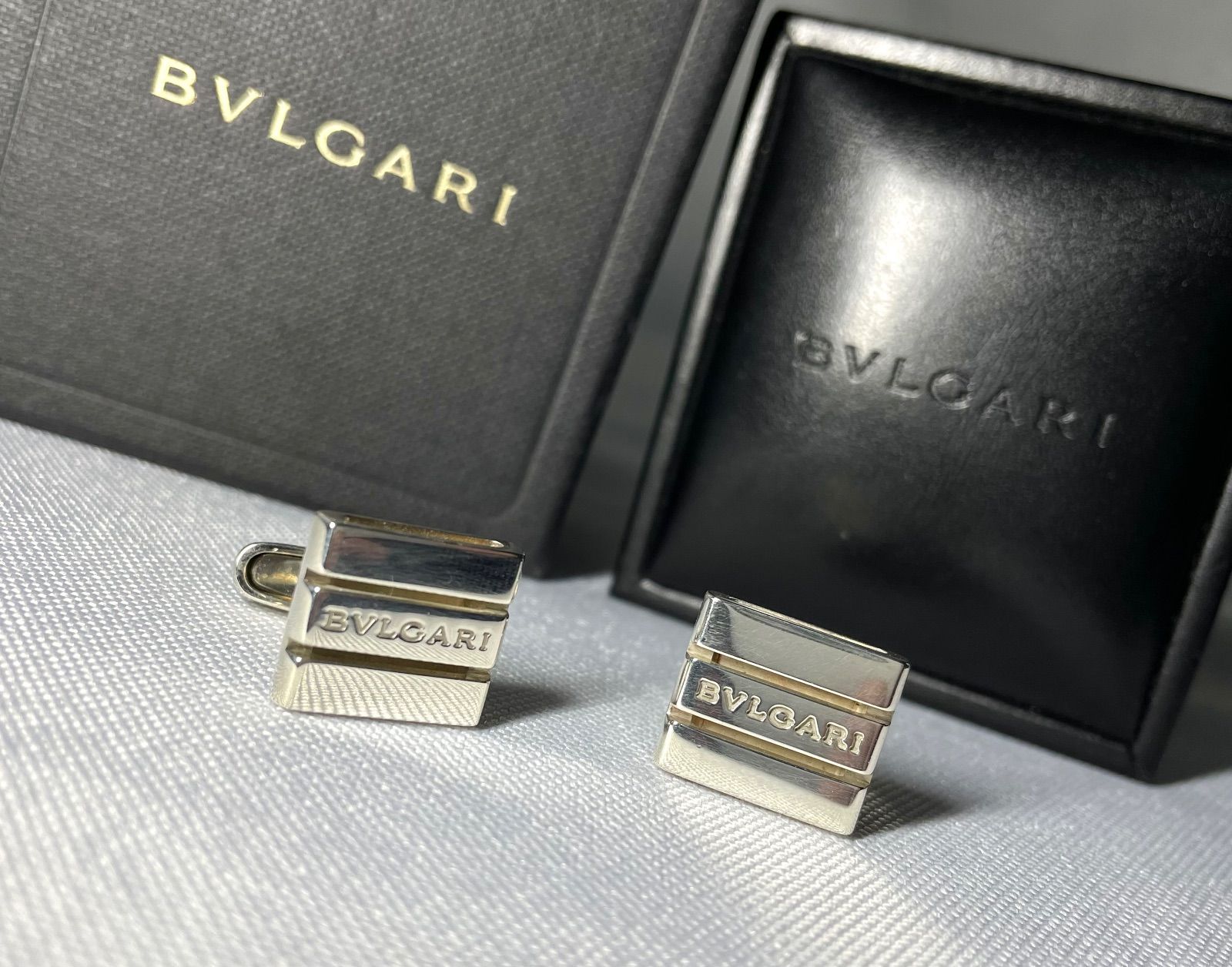 BVLGARI ブルガリ ブランドロゴ文字 スターリングシルバー くり抜きデザイン スクエアカフス カフリンクス ボタン SV 925 あり