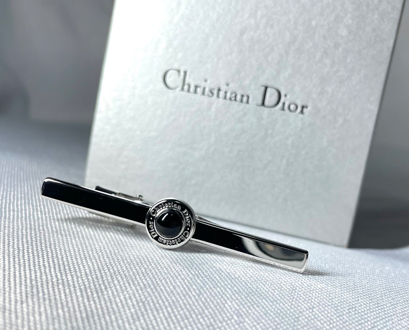 Dior Homme ディオールオム ブラックストーン装飾ブランドロゴ文字 ネクタイピン タイピン タイバー クロームメタリックシルバー