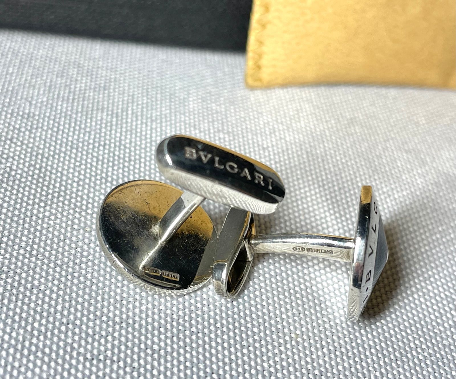 ブルガリ ブランドロゴ文字オーバル