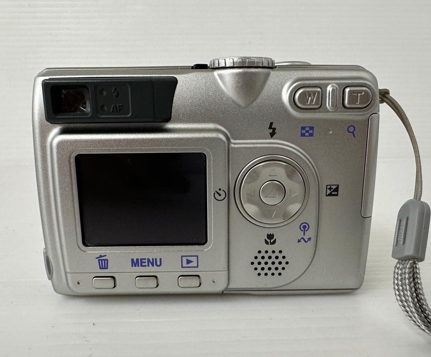 中古品】Nikon ニコン デジタルカメラ COOLPIX E5200 シルバー