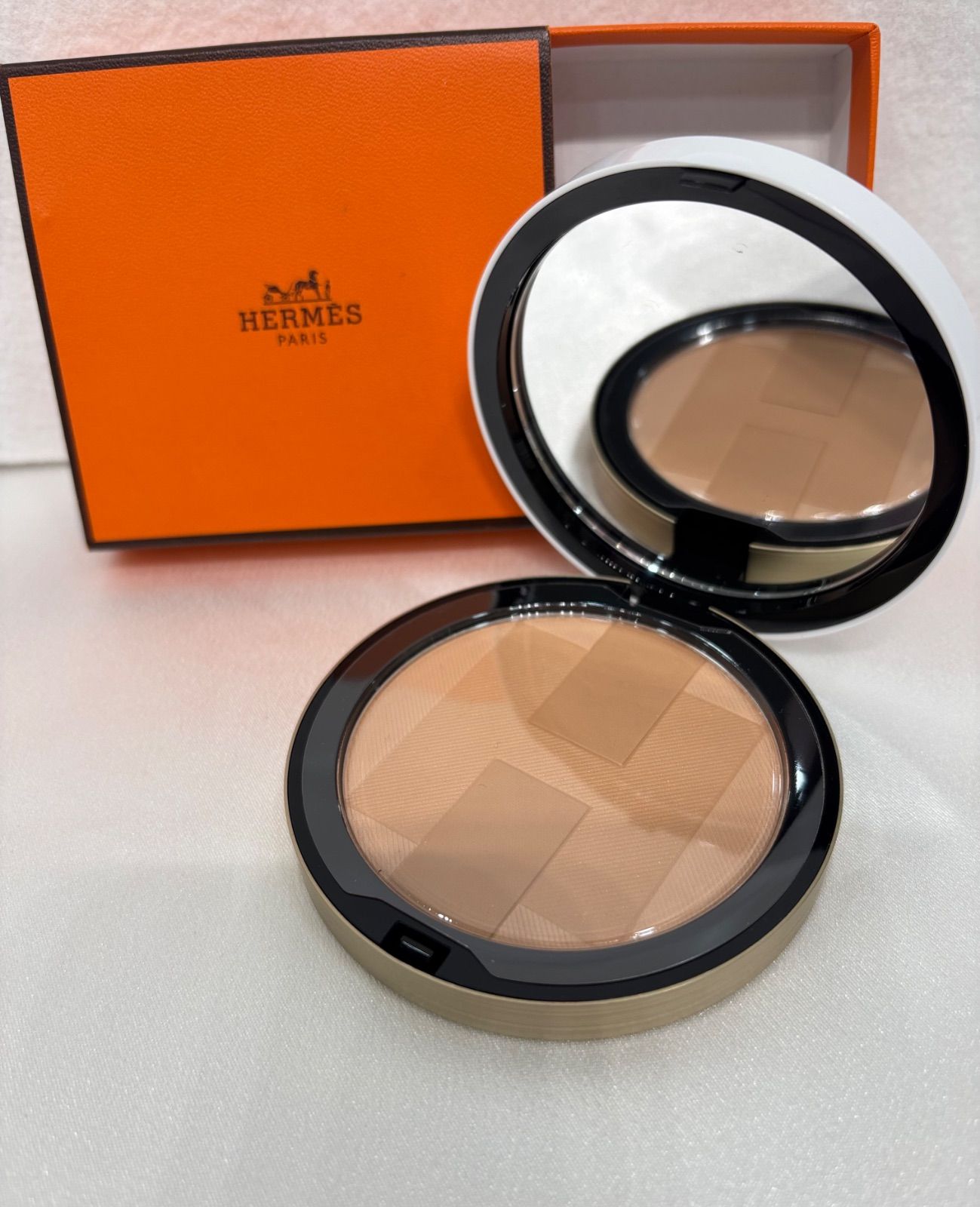 HERMÈS エルメス プードル ミネラル ボン ミン 01 フェイスパウダー