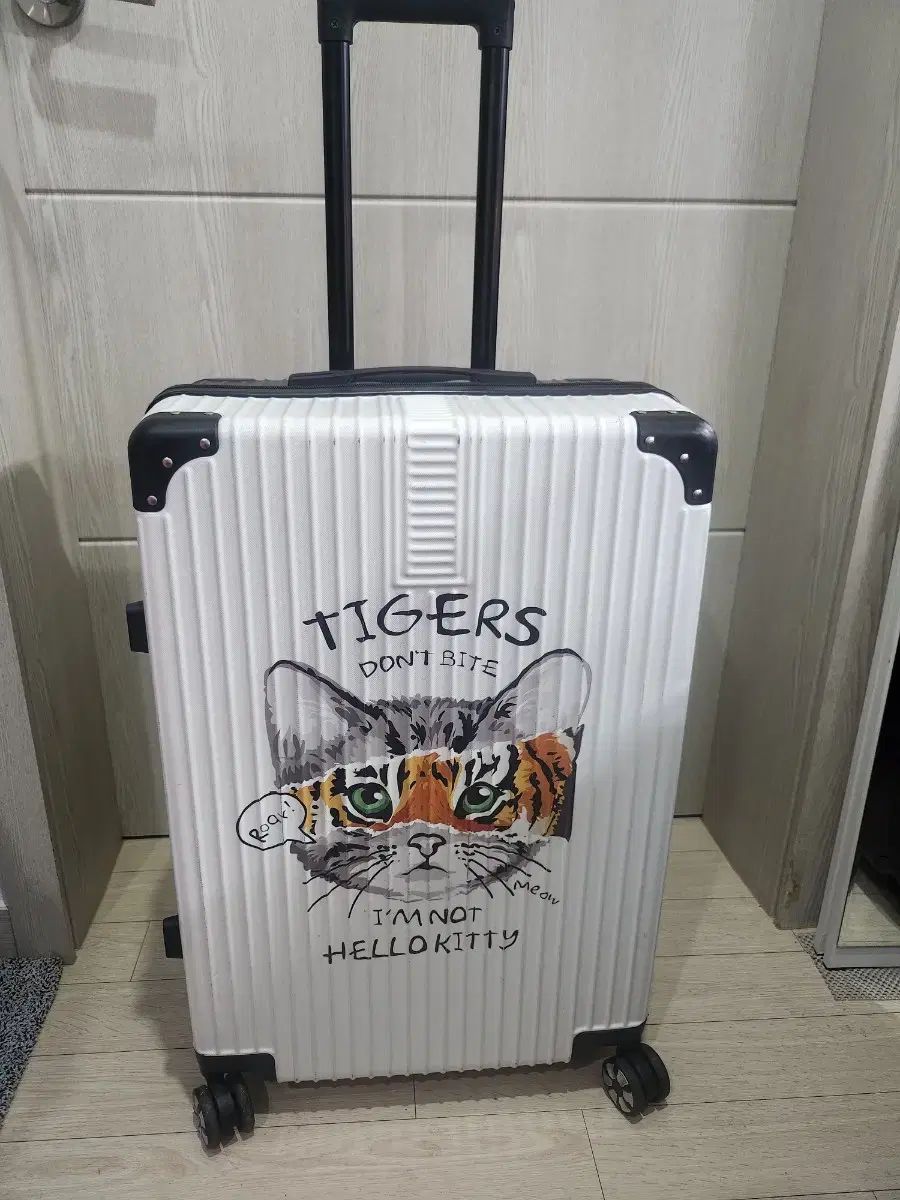 26インチ ハローキティ 旅行用キャリー