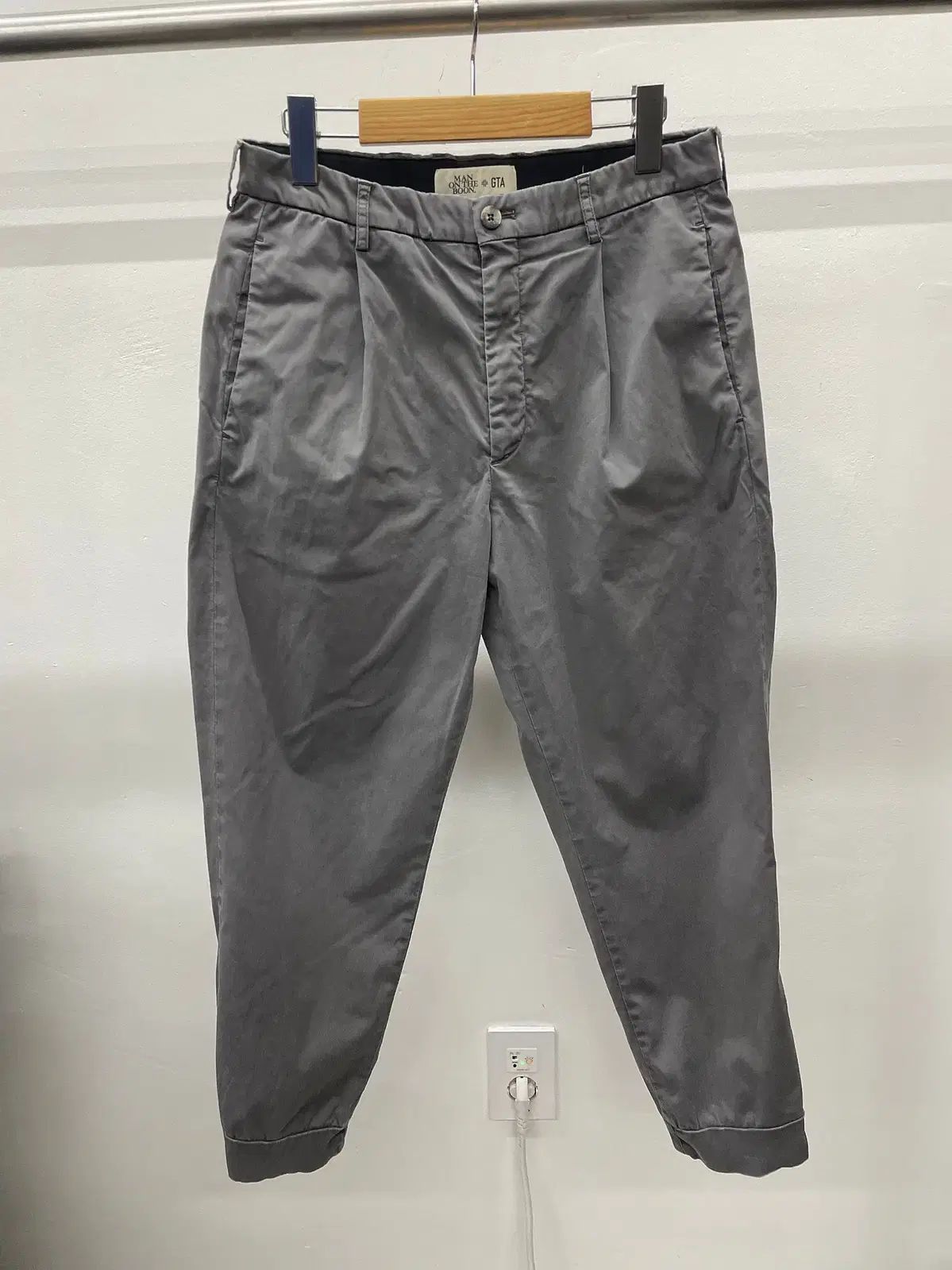 31インチ マン オン ザ ブン GTA ストレッチ チノ ジョガー パンツ