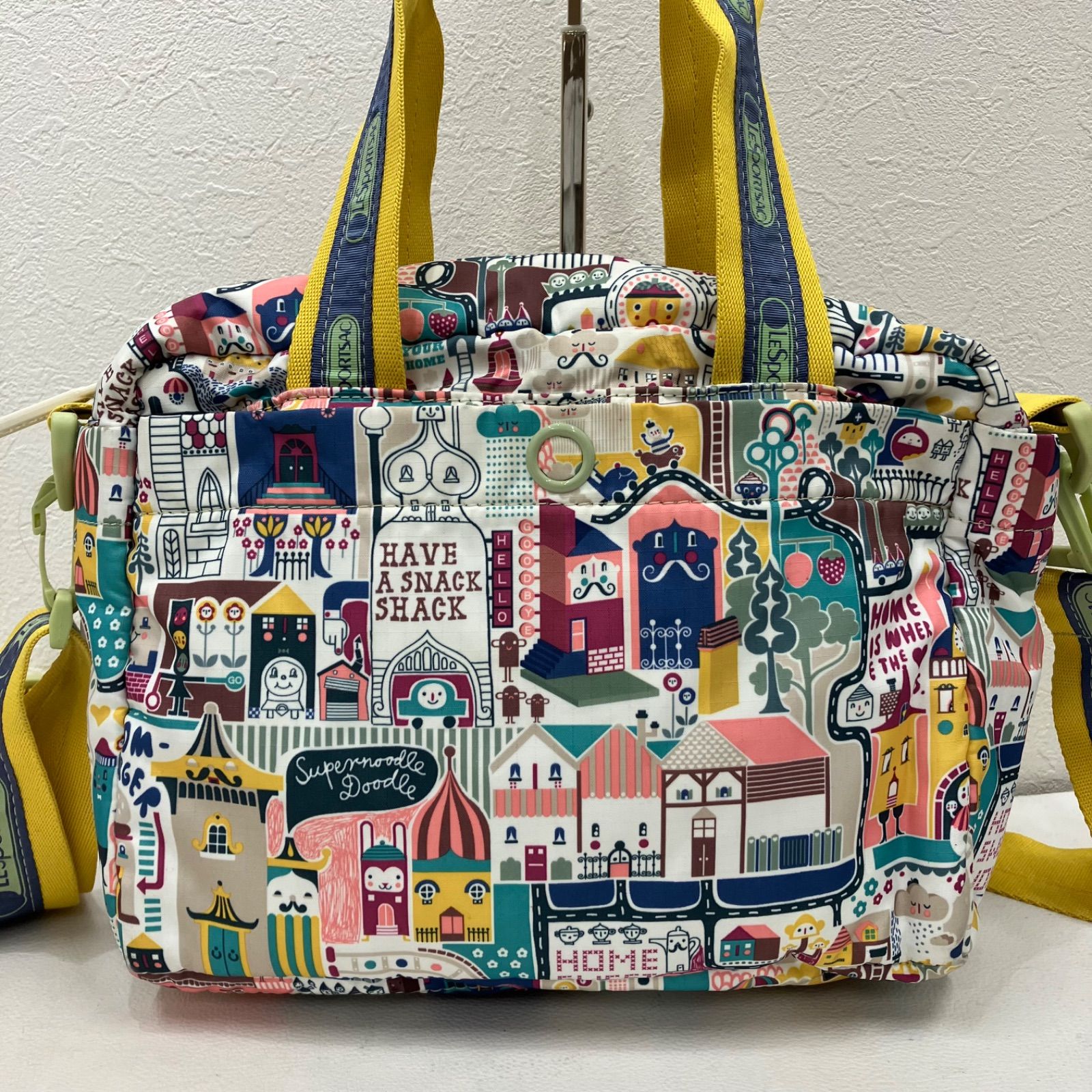 6736 LeSportsac レスポートサック アーティストインレジデンス Artist 