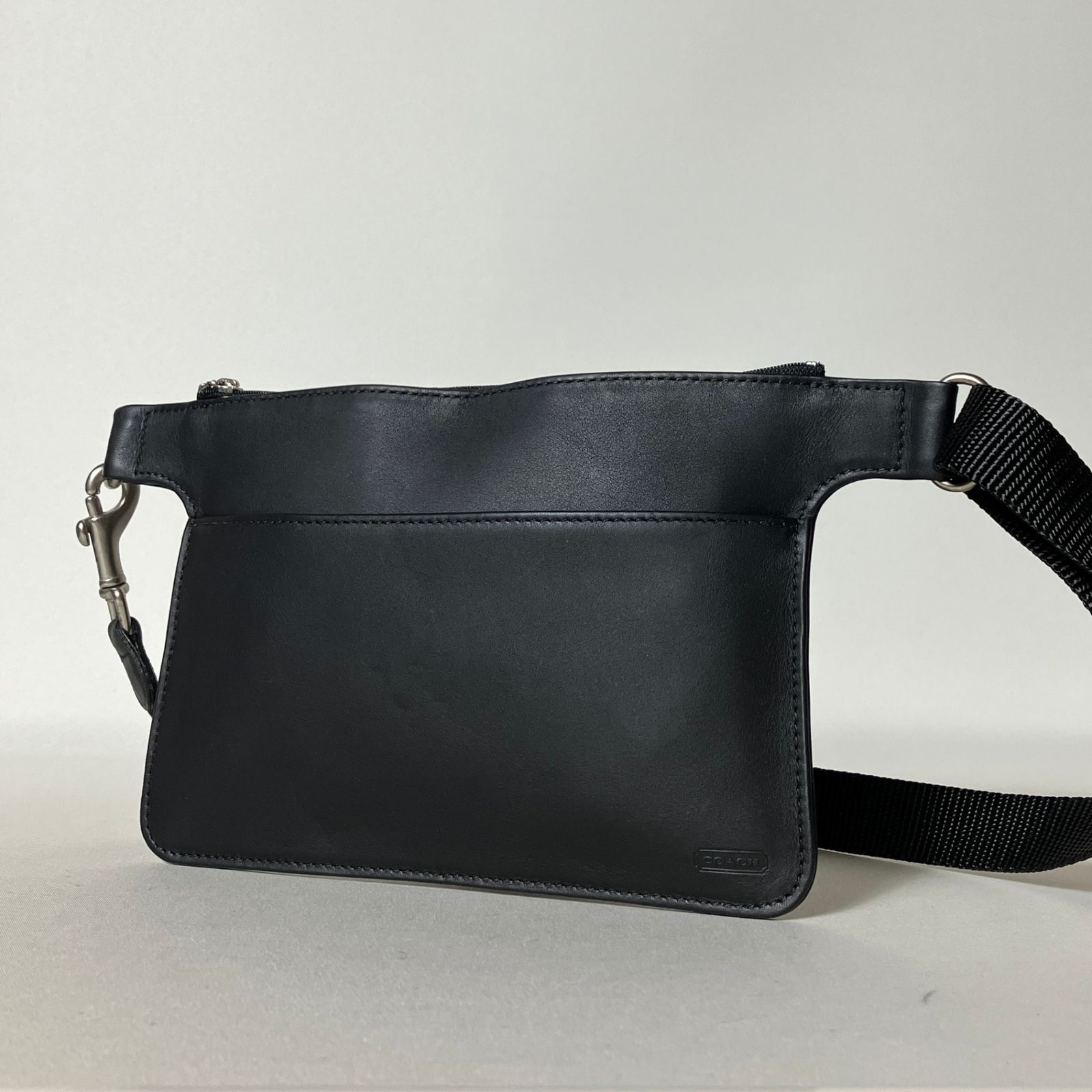 2510-486｜美品｜コーチ ボディバッグ レザー ブラック - メルカリ