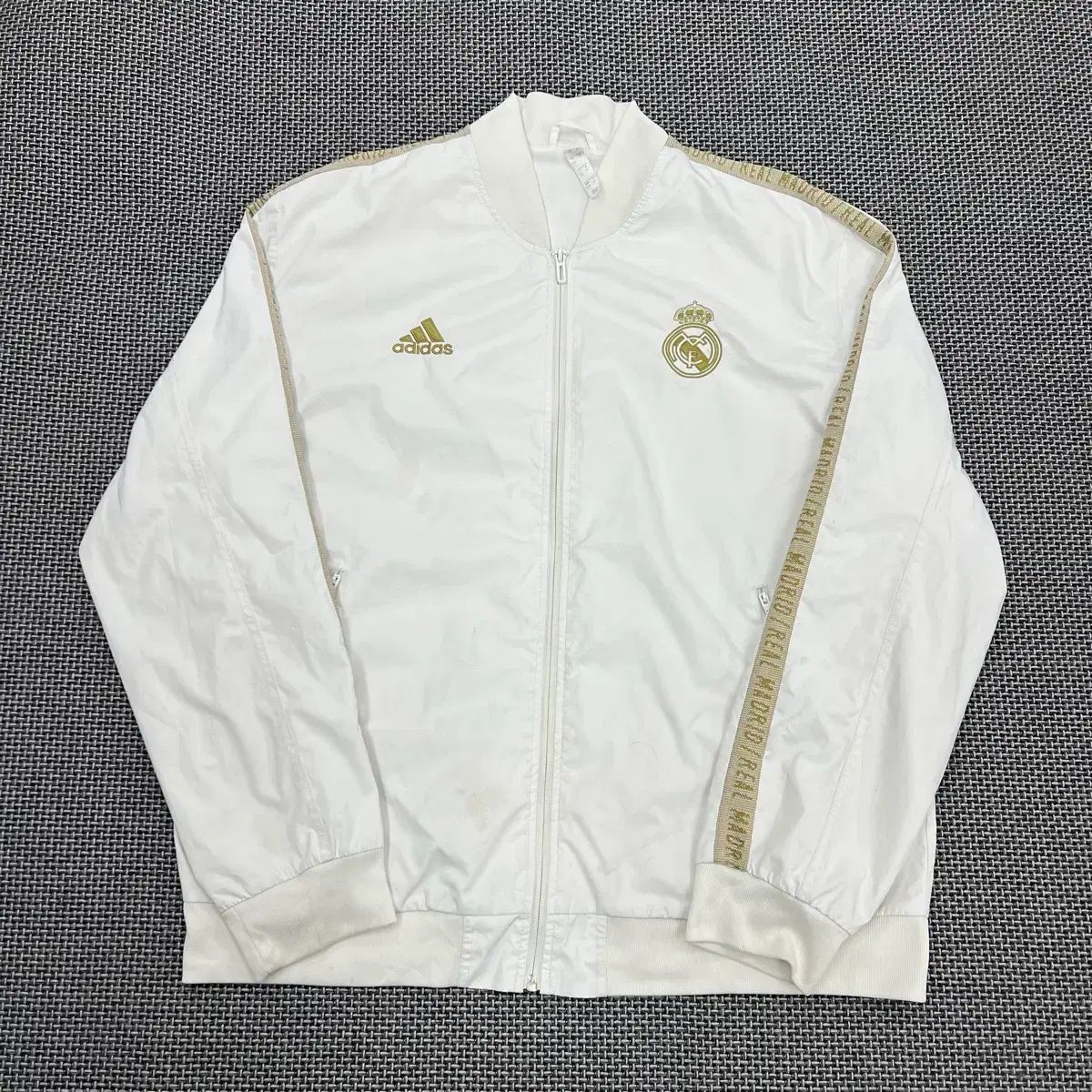 安い アディダス レアルマドリード 白 ウィンドブレーカー