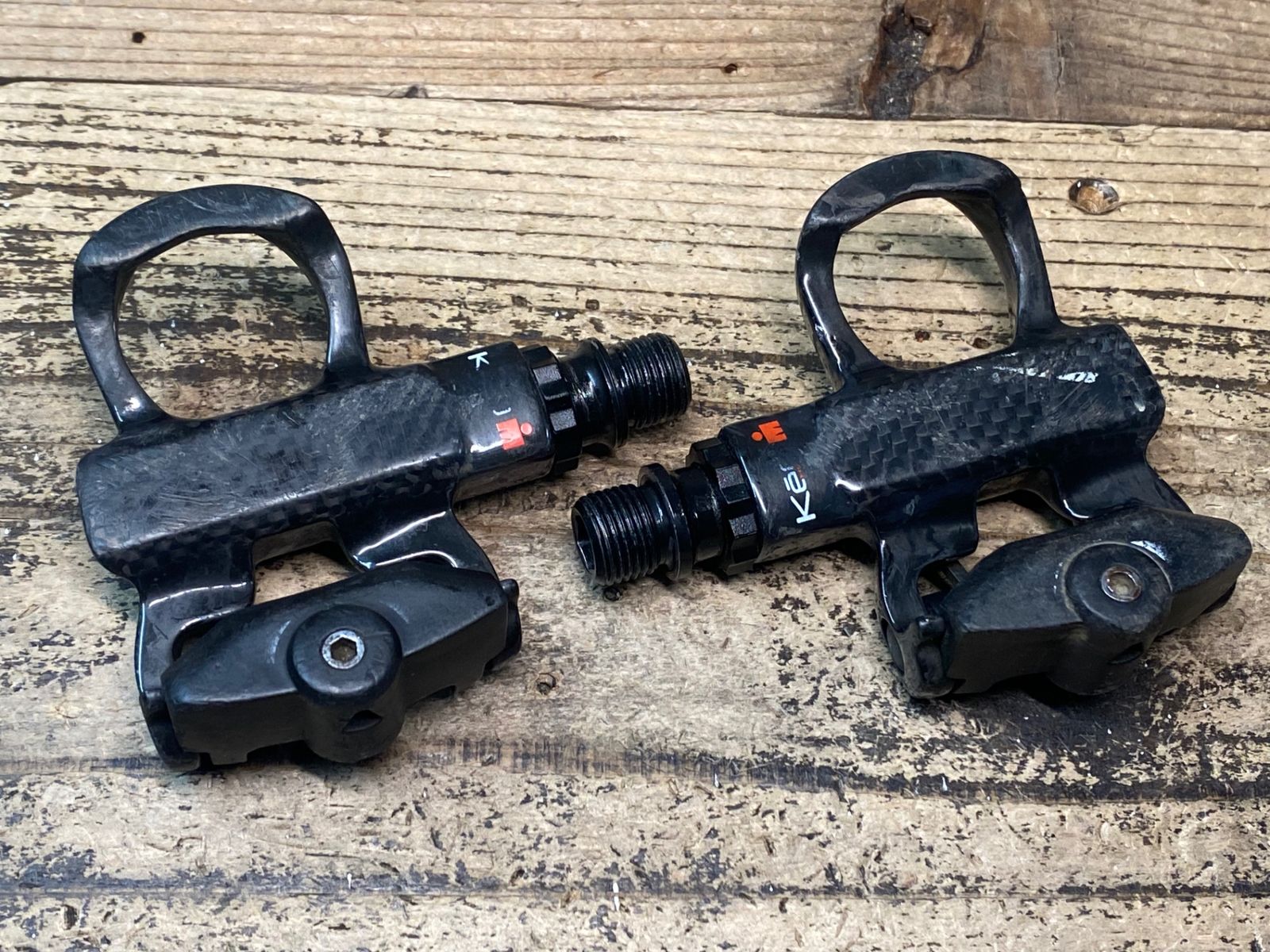 JN 539 ルック LOOK ケオ KEO HM Ti CARBON ビンディングペダル 黒赤