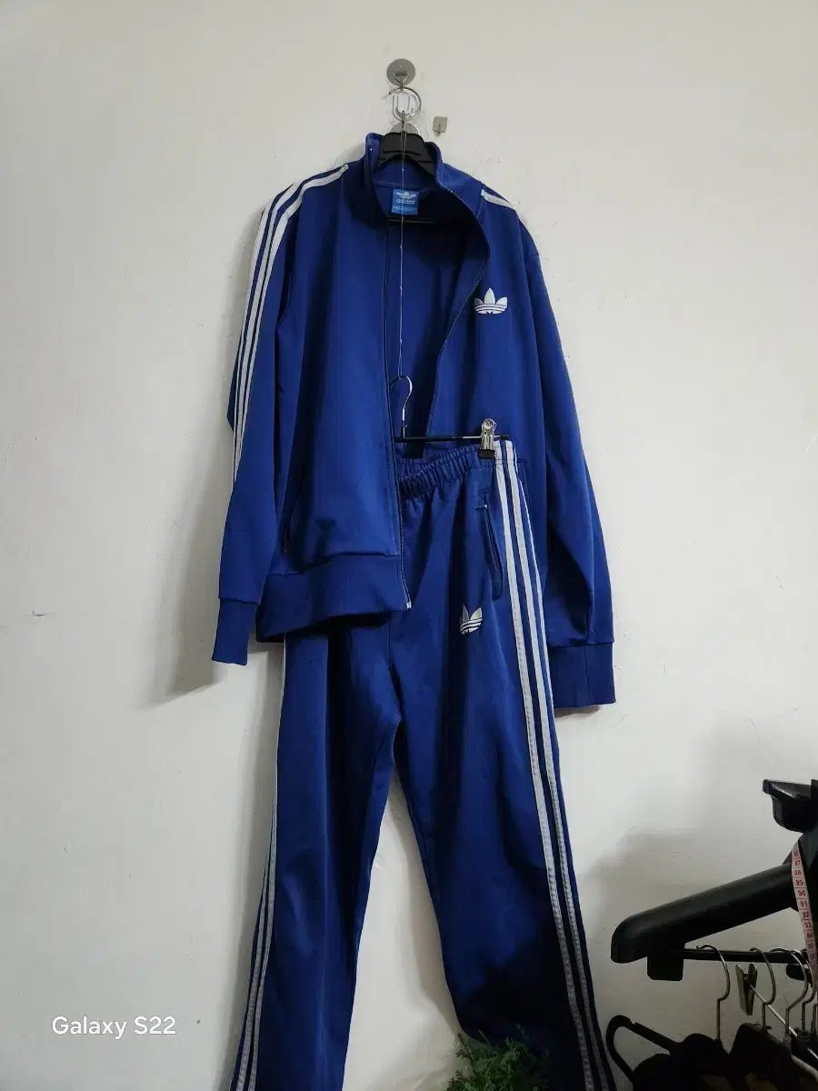 新品未使用】転スラ ONKYOコラボ 76mm缶バッジ ディアブロ