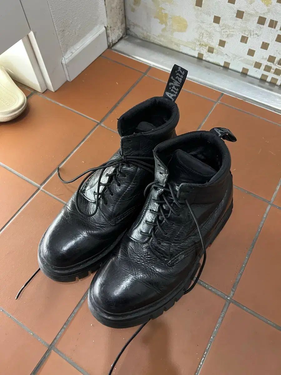 DR MARTENS リー カド 280