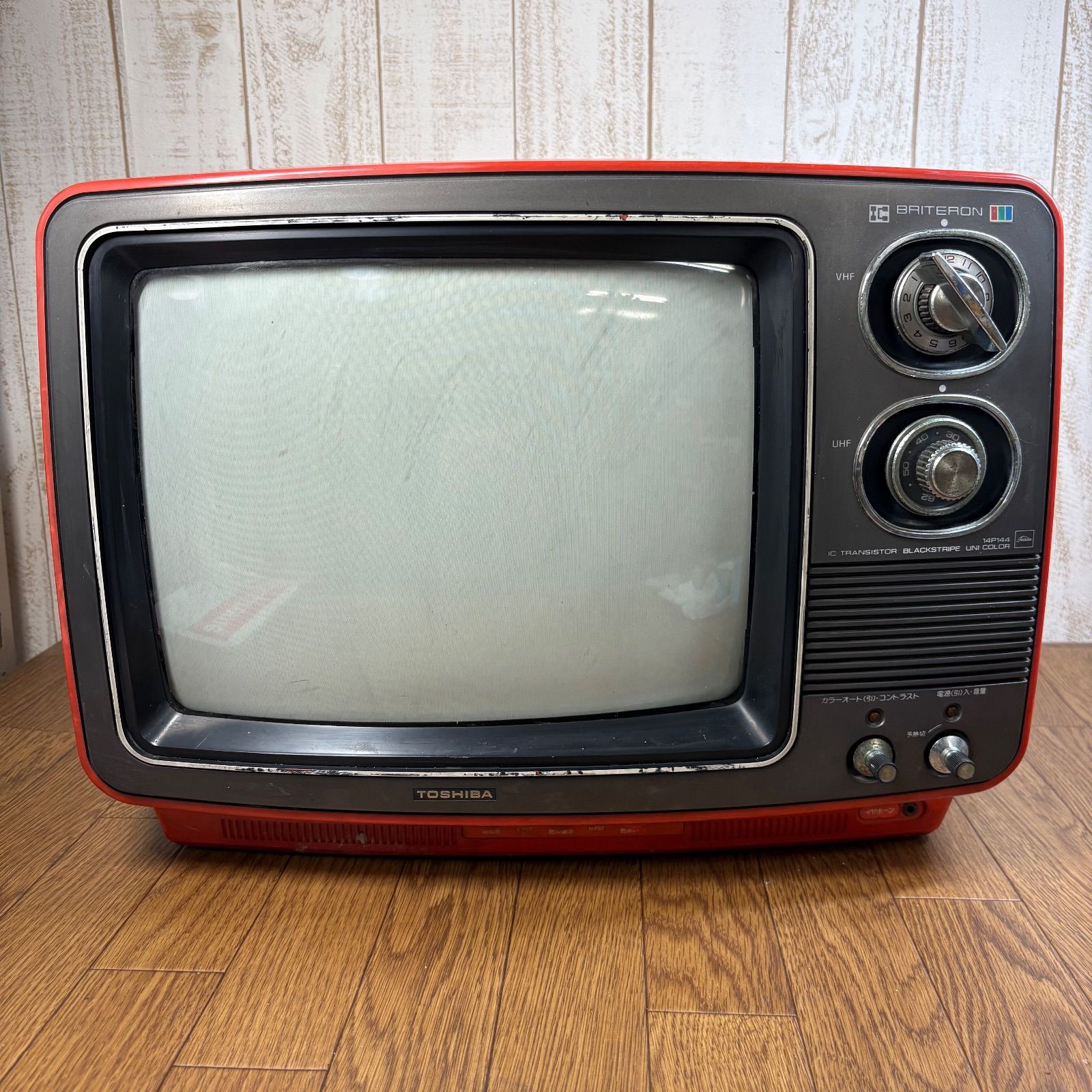 TOSHIBA 赤 14インチ レトロ テレビ - メルカリ
