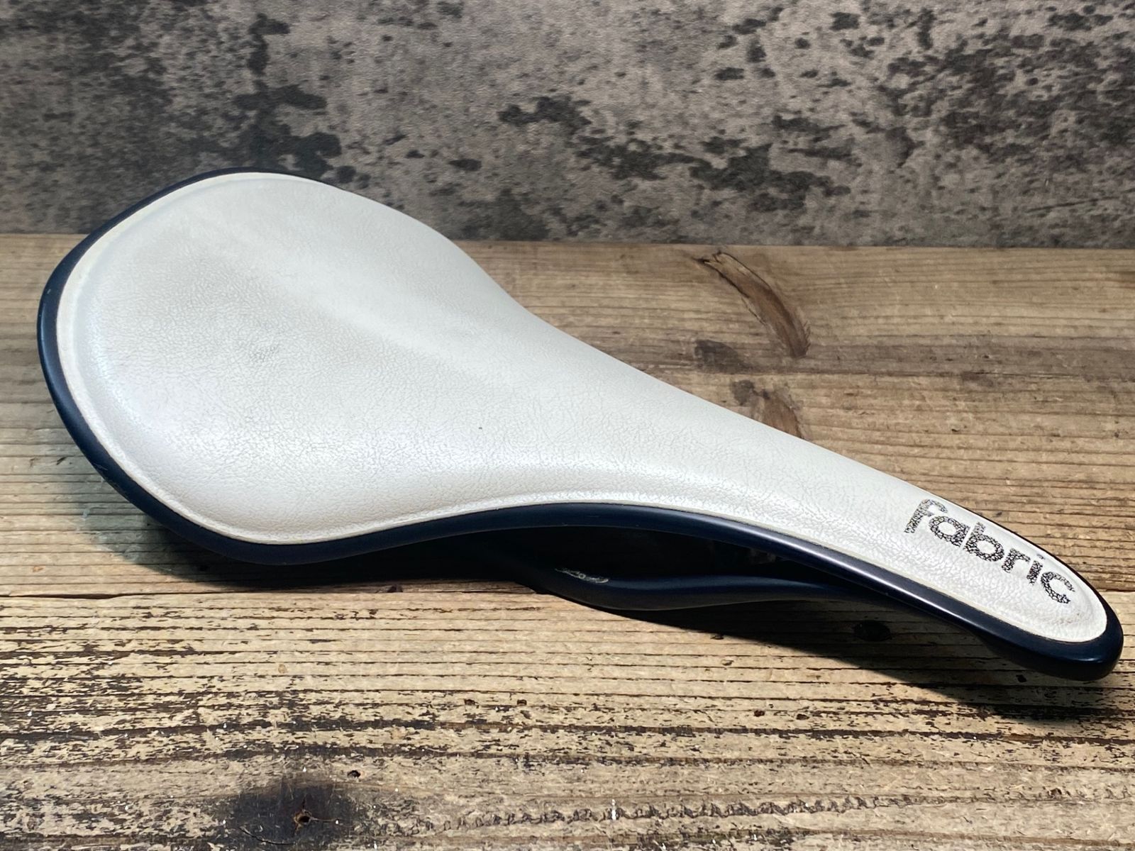 JO 921 ファブリック FABRIC エアバス AIRBUS ALM サドル カーボンレール 白 実測140 mm