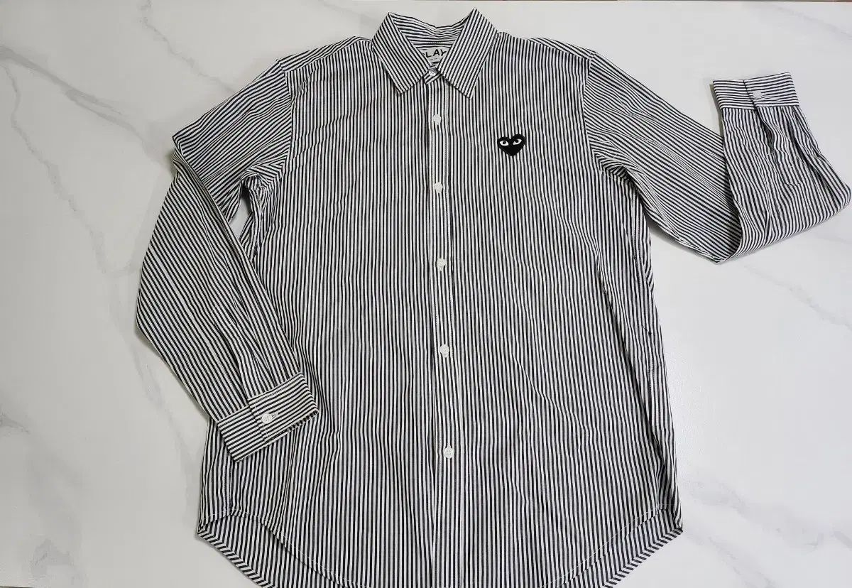 ストライプシャツ ブラックワッペン 100-105