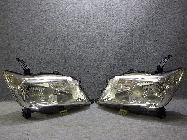 日産 セレナ C26 前期 左右セット 純正 ヘッドライト 100-23097 セレナ ヘッドライト左右 HID C26 NC26 前期 100-23097 バラスト付