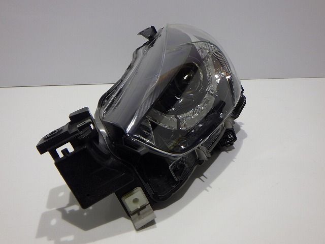 デミオ 左ヘッドライト LED DJ 前期 100-18373 Z D09L-51-041F