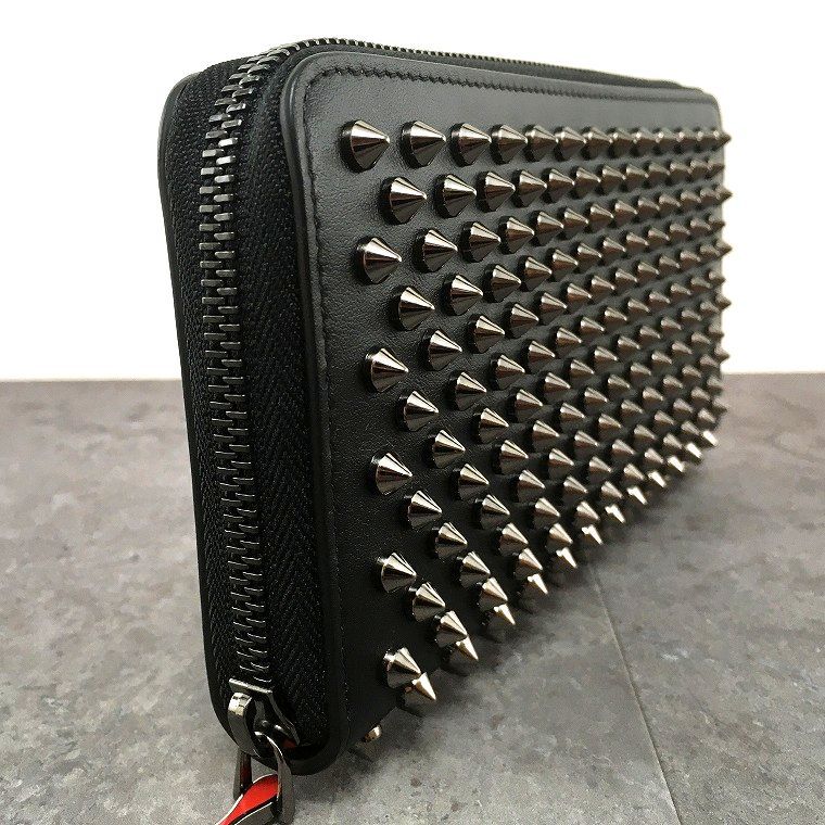 送料込み！ 未使用品 Christian Louboutin 長財布 ブラック スタッズ