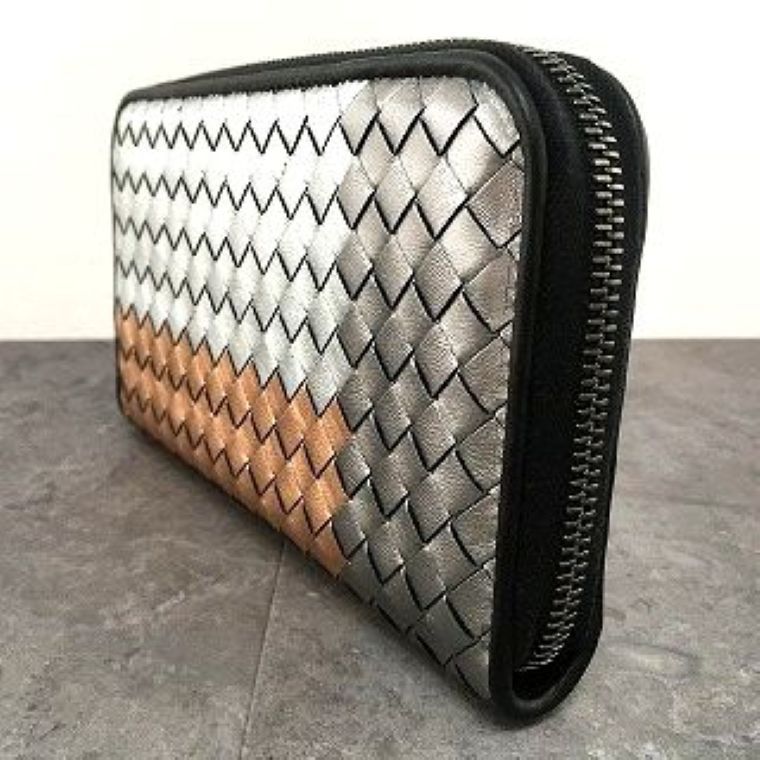 送料込み！ 極美品 BOTTEGAVENETA ジップウォレット ラムスキン 523