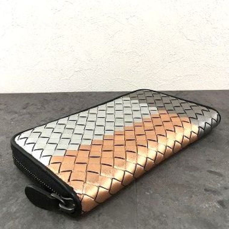 送料込み！ 極美品 BOTTEGAVENETA ジップウォレット ラムスキン 523
