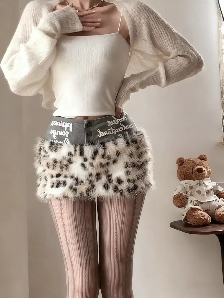 新品/*迅速発送* ヒョウ柄 レオパード ファー y2k カーフレザー