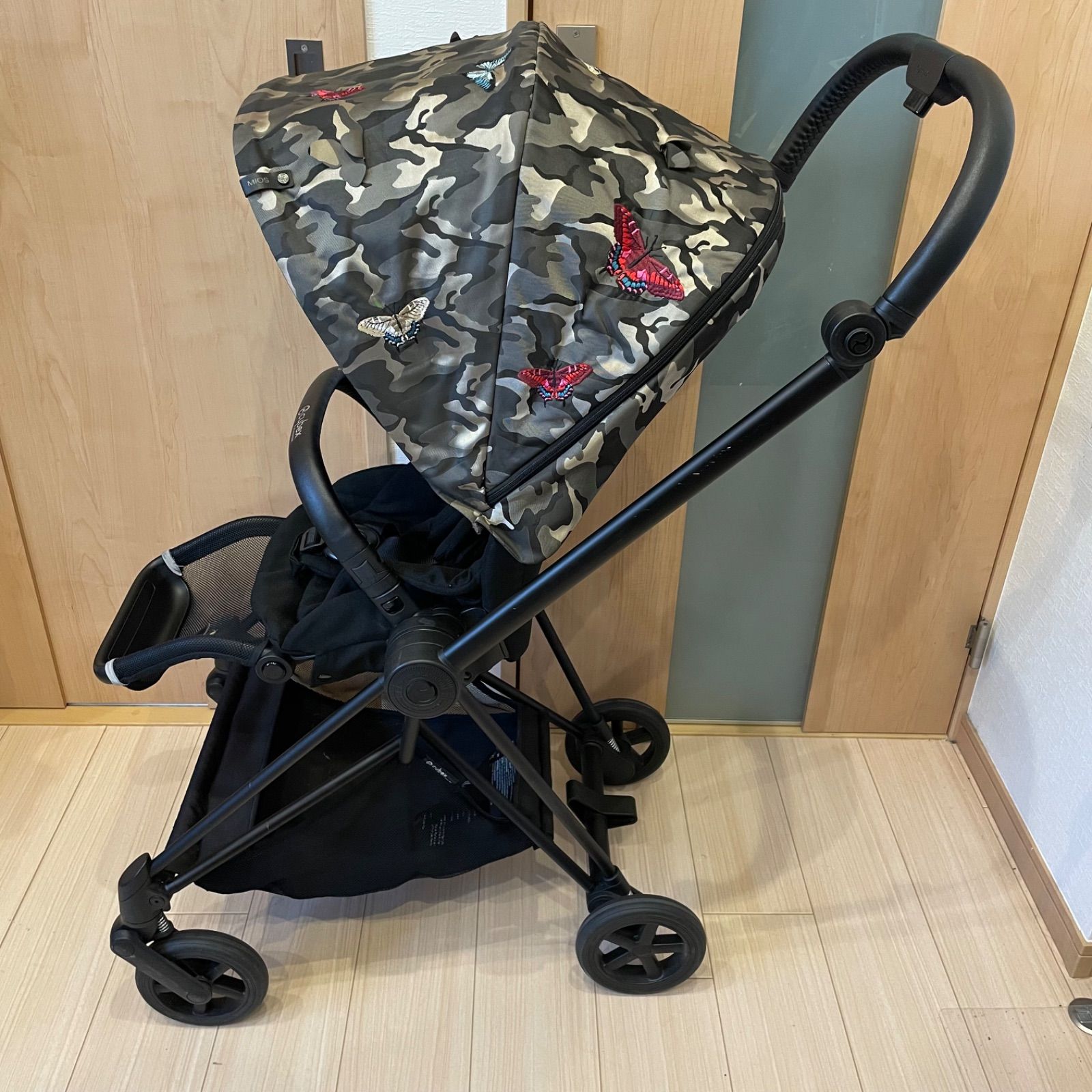 希少 cybex サイベックス MIOS ミオス 限定デザイン バタフライ 迷彩