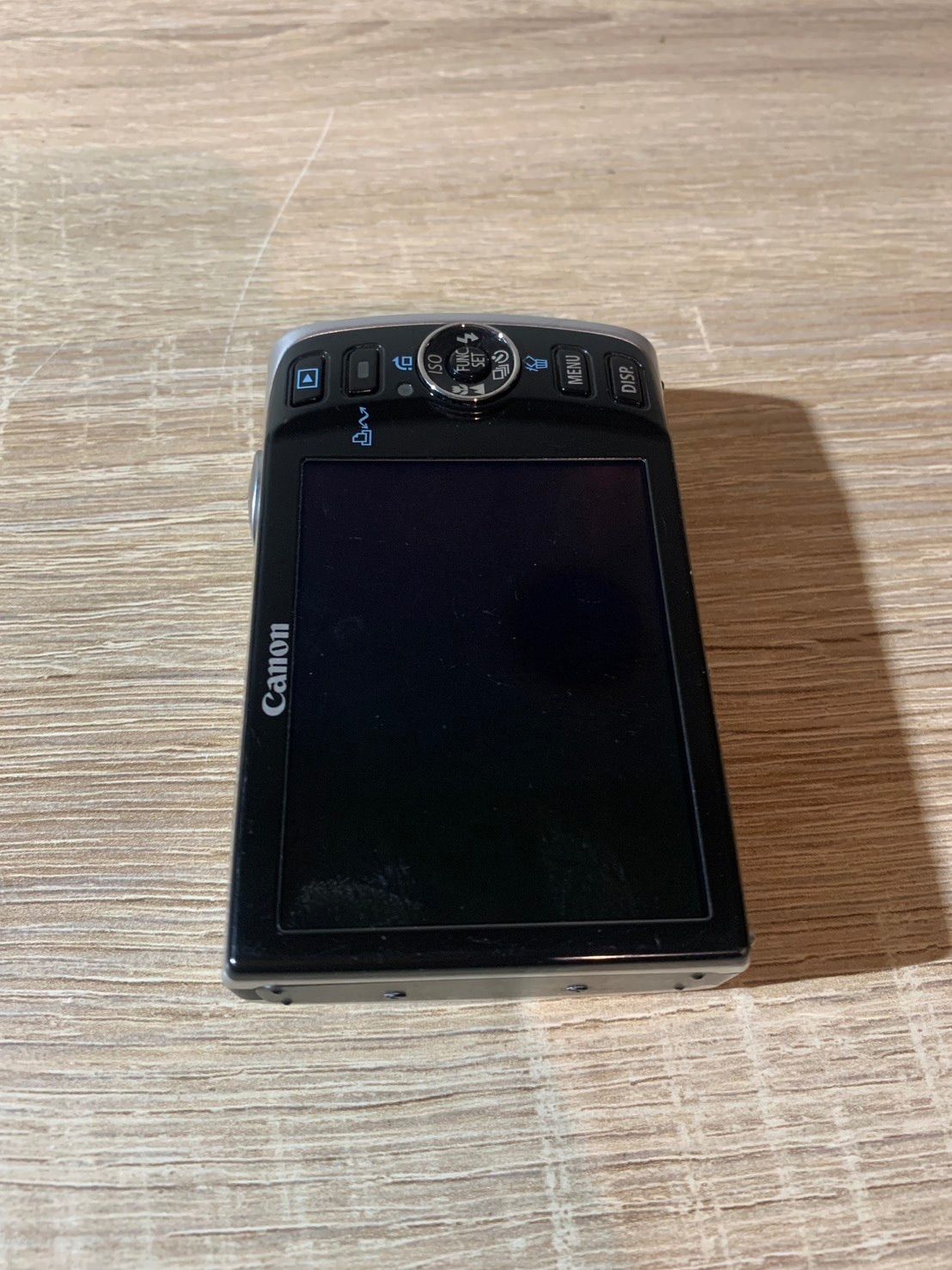 シルバー デジカメ