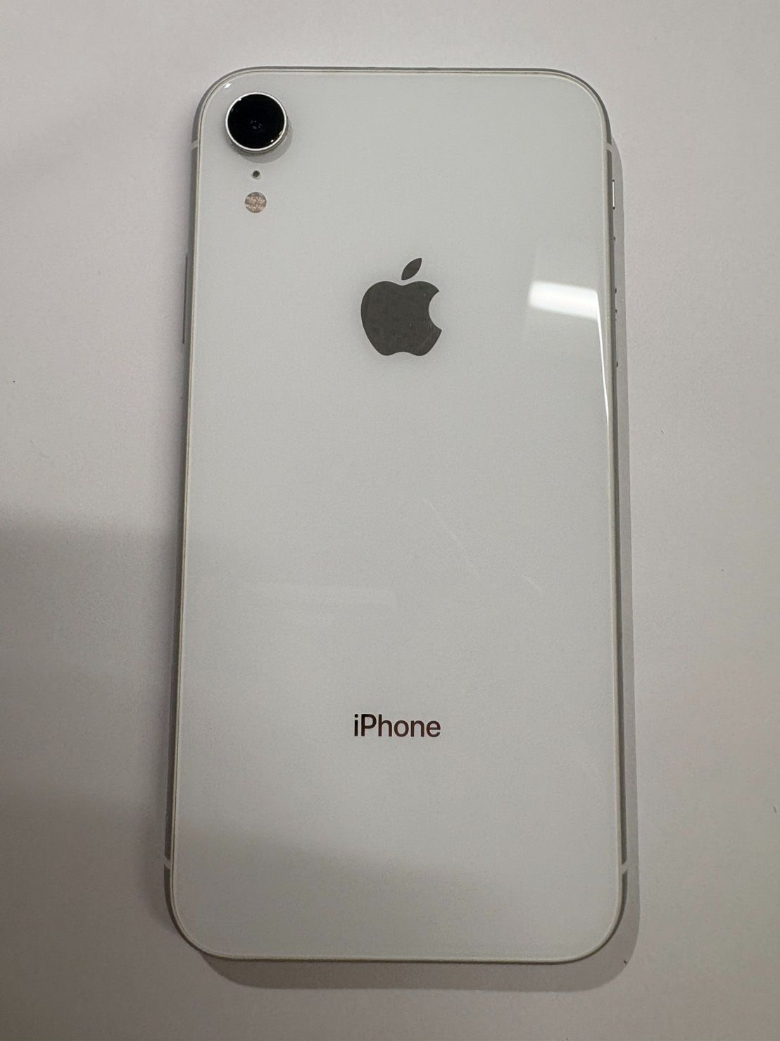 Apple IPhoneXr 64GB ホワイト - メルカリ