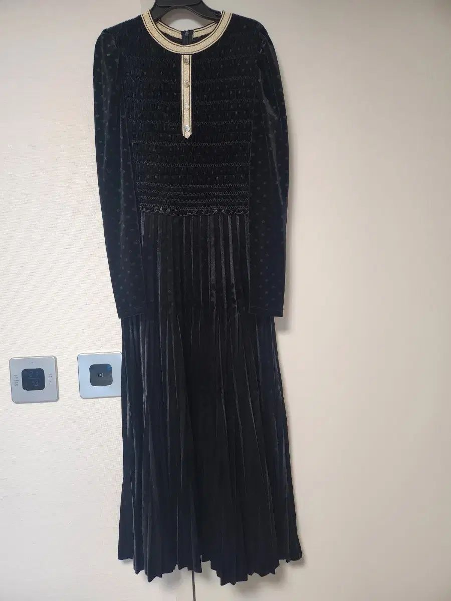 マージュ ブラック ツアーベルベット ONE PIECE