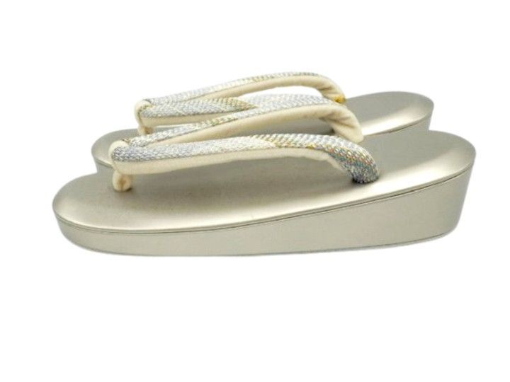 草履 M 紗織 沙織 礼装用 女性 レディース 礼装用草履 結婚式 黒留袖 訪問着 入学式 七五三 痛くない 和装草履 着物草履 シルバー 上品 痛くない草履 おしゃれ 紗織草履 紗織ブランド 銀地 組紐 No.10