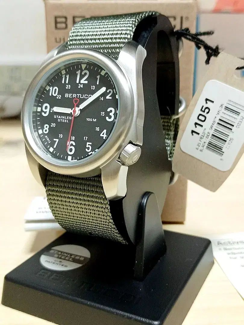 ベルトゥッチ A 2 S フィールドウォッチ シンドン SINDONG 판 판매합니다