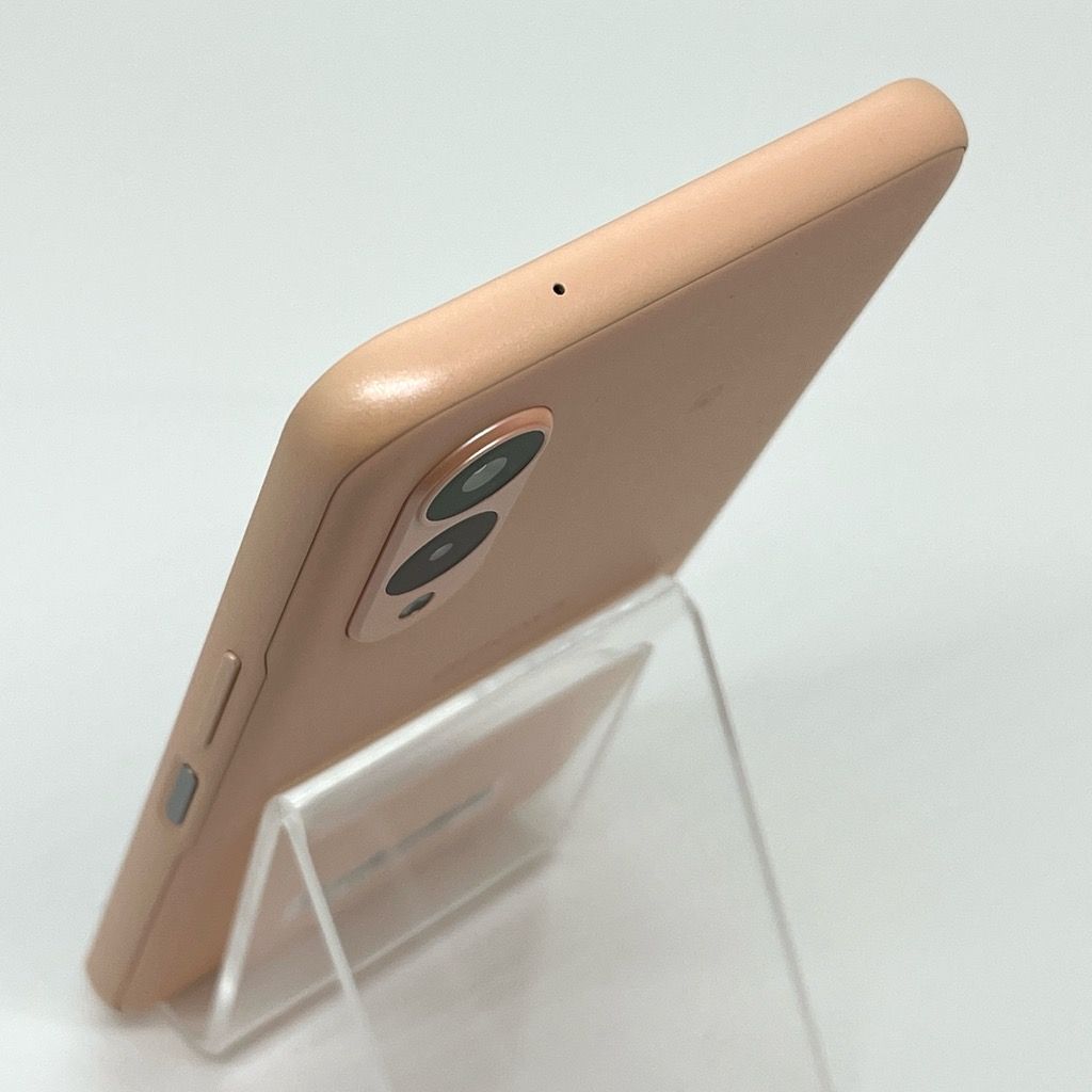 新品同様】充電サイクル0回 arrows We2 FCG02 ライトオレンジ au版 SIM