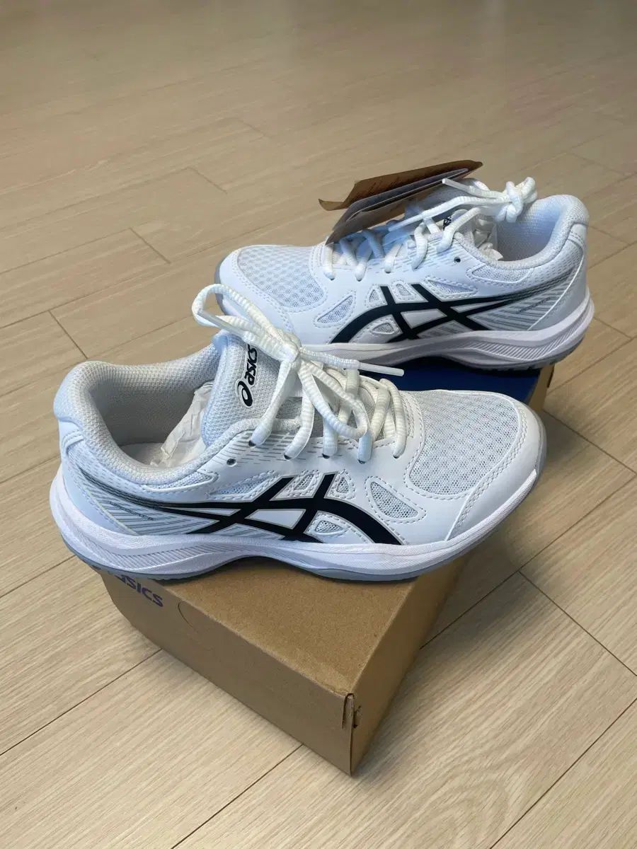 215 体大入試用シューズ インドアシューズ バドミントンシューズ