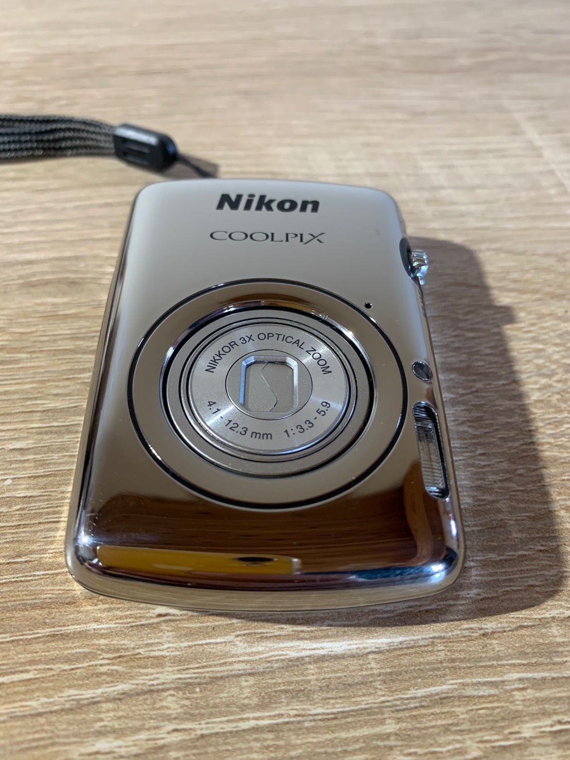 6804 Nikon COOLPIX S 01 シルバー デジカメ