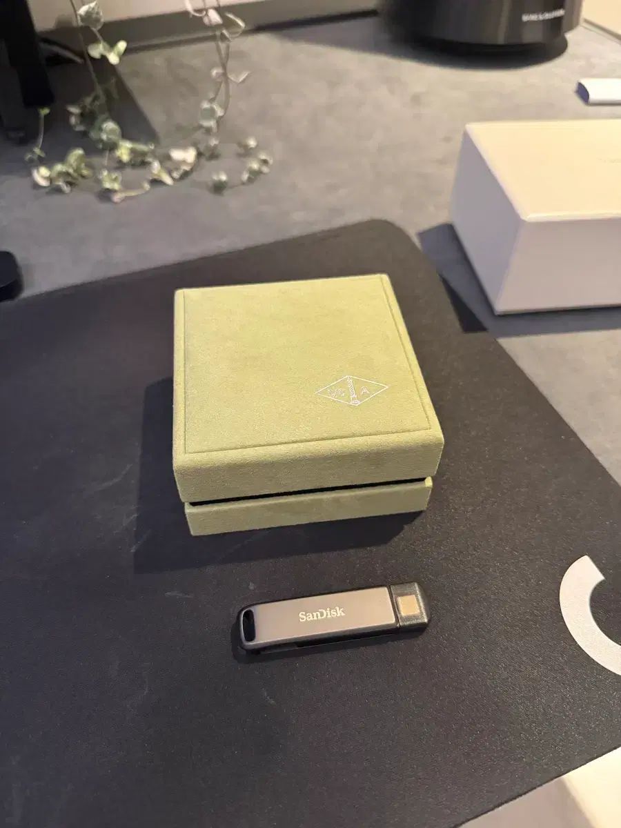 ヴァンクリーフ マジック ネックレス ケース