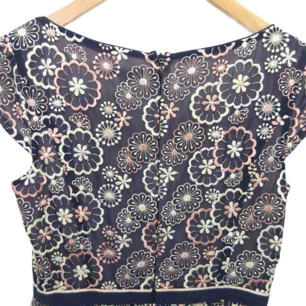 トッカ TOCCA ノースリーブワンピース ドレス ひざ丈 刺繍 花柄 紺