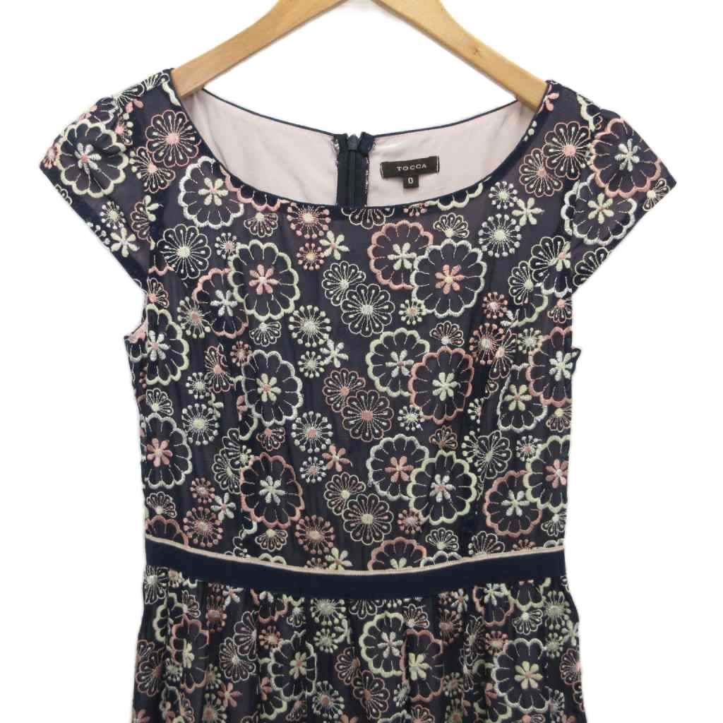 トッカ TOCCA ノースリーブワンピース ドレス ひざ丈 刺繍 花柄 紺