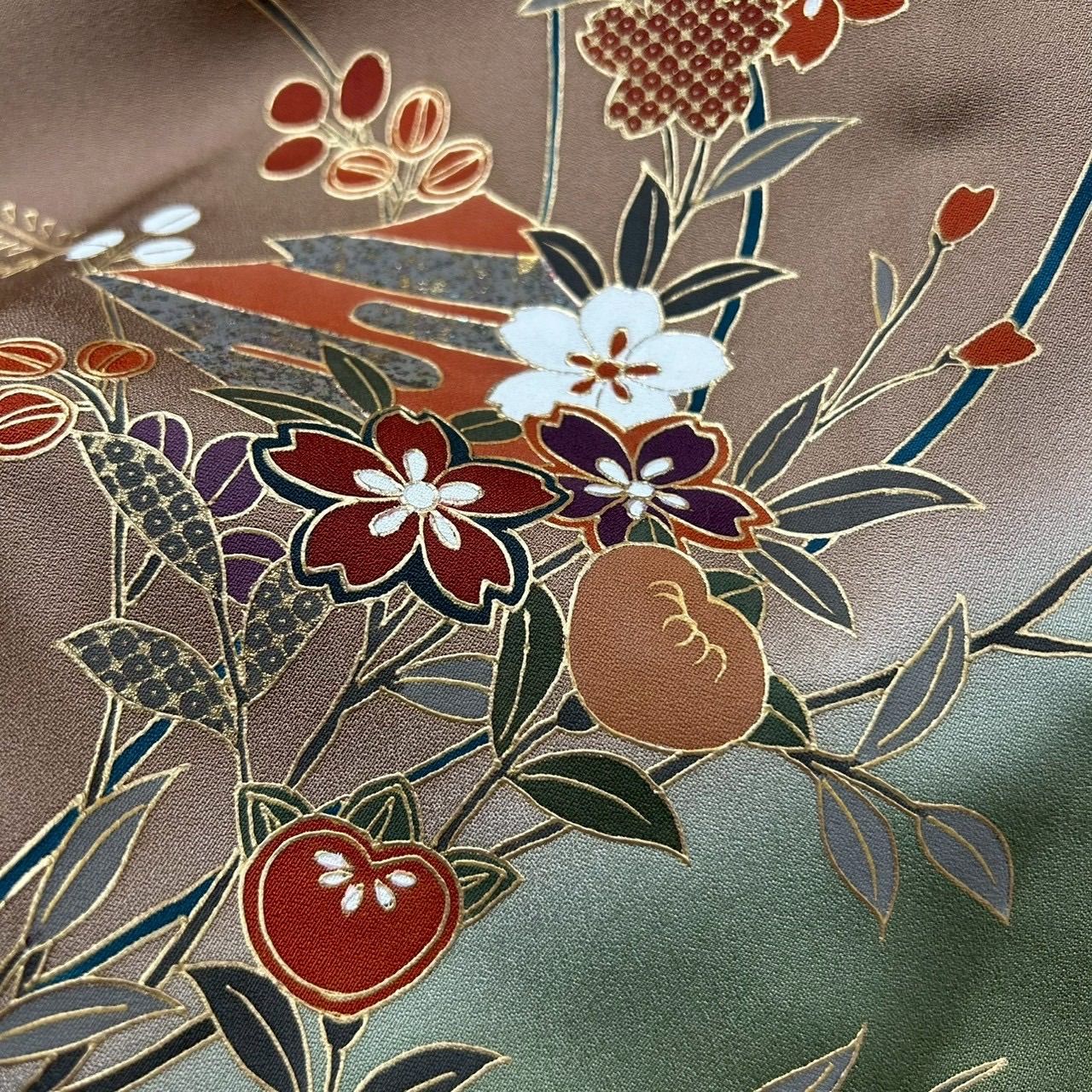 付下げ 美しい絵羽 裄68 金彩 花柄 紋無し 訪問着 正絹 着物 MK-1941