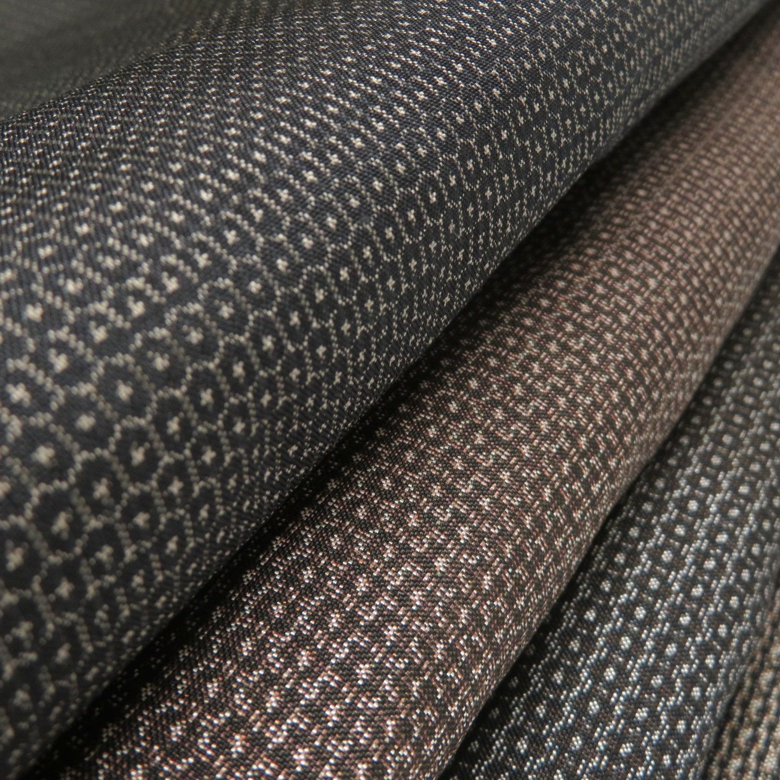 N 29 着物 正絹 男物 大島紬 茶泥 ５点 イチゴの大島