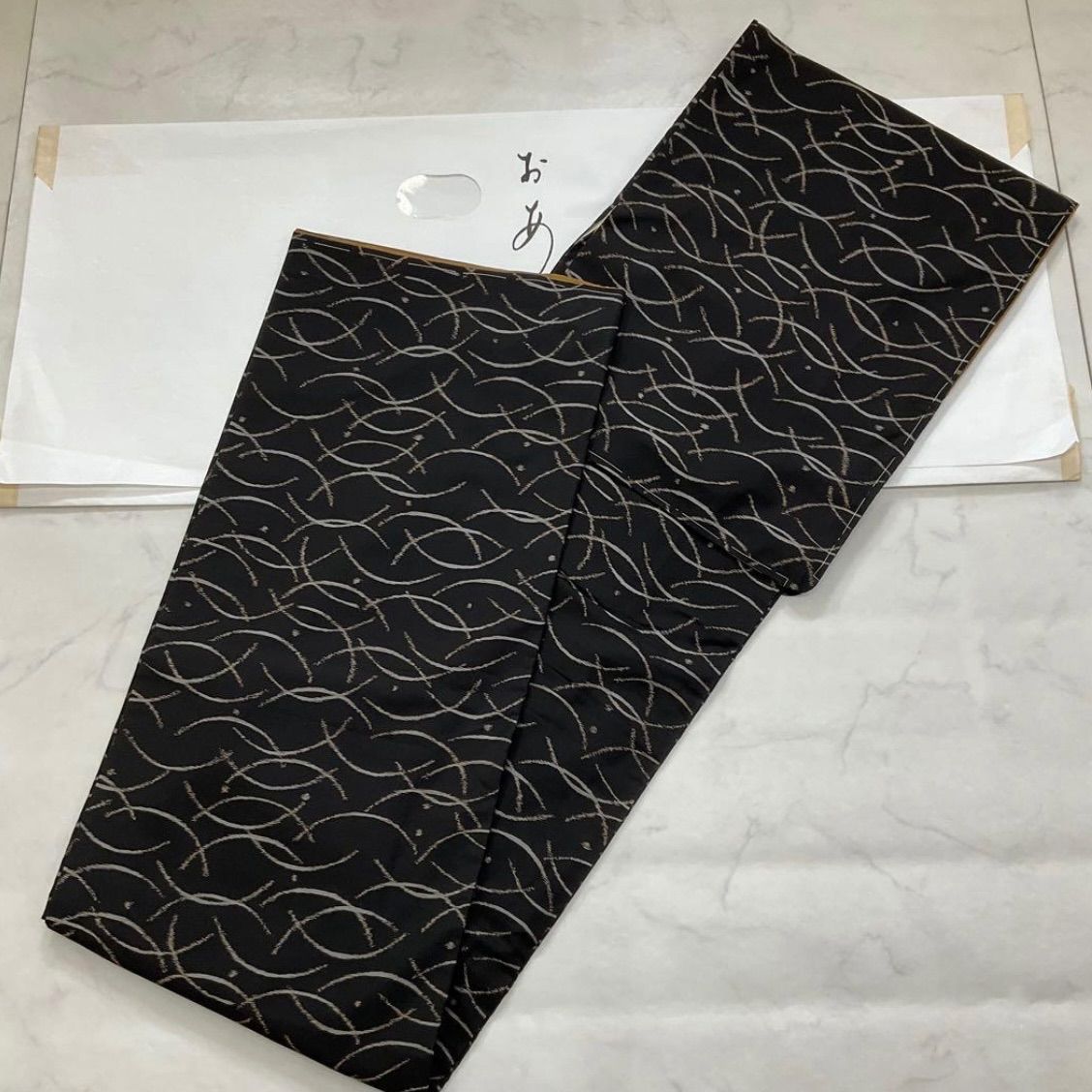 購入者ページ未使用同然◆本場奄美大島紬◆仕付け◆裄63丈155.5 ◇kimono+one◇kimonoarisa◇未使用同然◇本場奄美大島紬◇泥大島紬