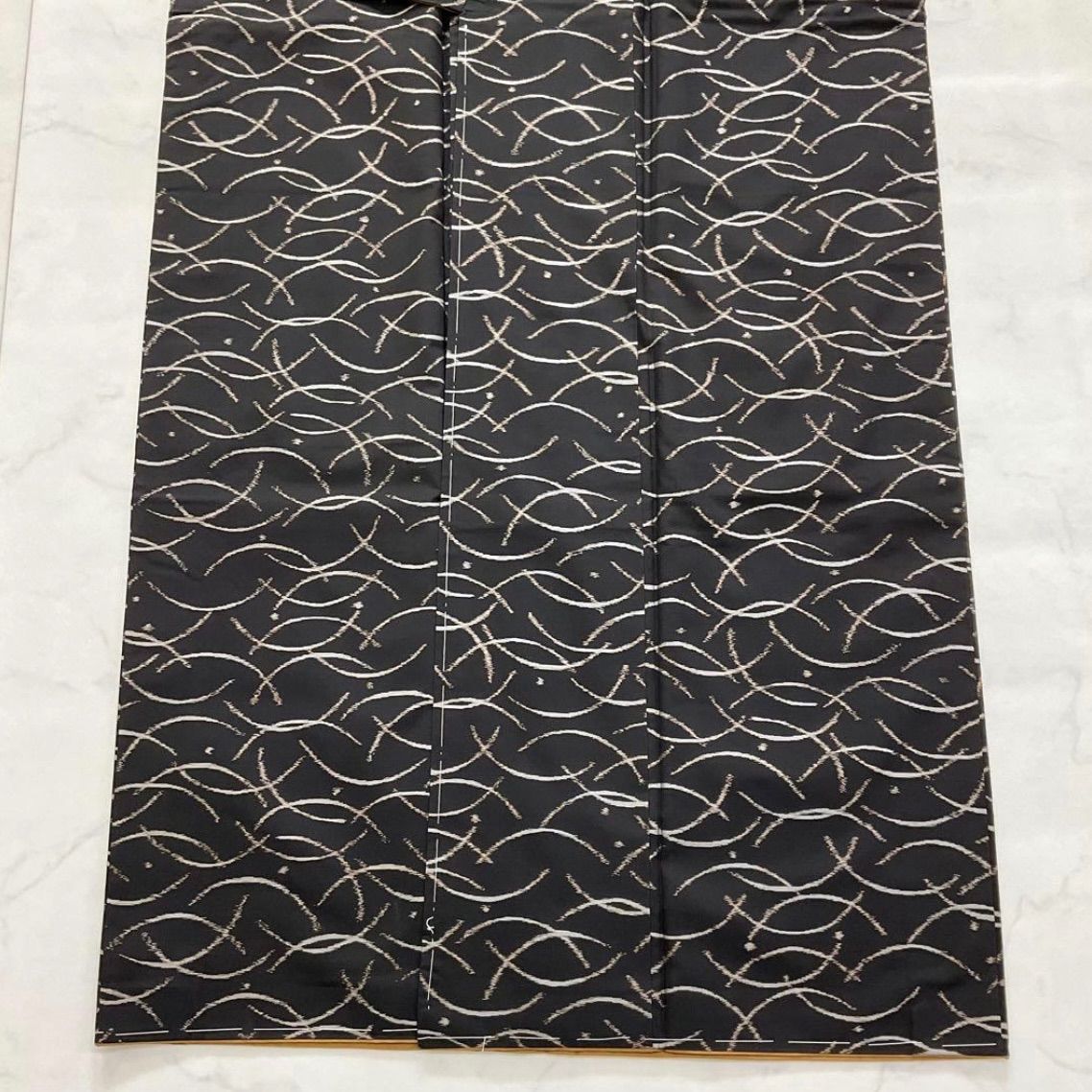 購入者ページ未使用同然◆本場奄美大島紬◆仕付け◆裄63丈155.5 ◇kimono+one◇kimonoarisa◇未使用同然◇本場奄美大島紬◇泥大島紬