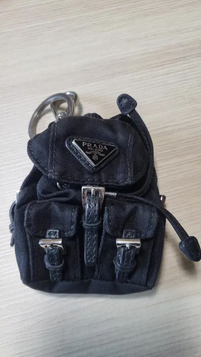 プラダ PRADA バッグ キーホルダー キーリング ONE 200000円