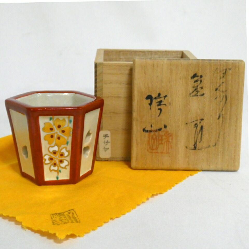 十一月の特売品】加賀瑞山作 雪洞蓋置 3【中古 美品】 - メルカリ