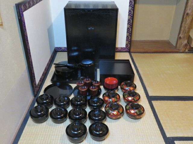 十一月 特売品 木製本漆塗懐石道具一式 黒塗木箱入 税込