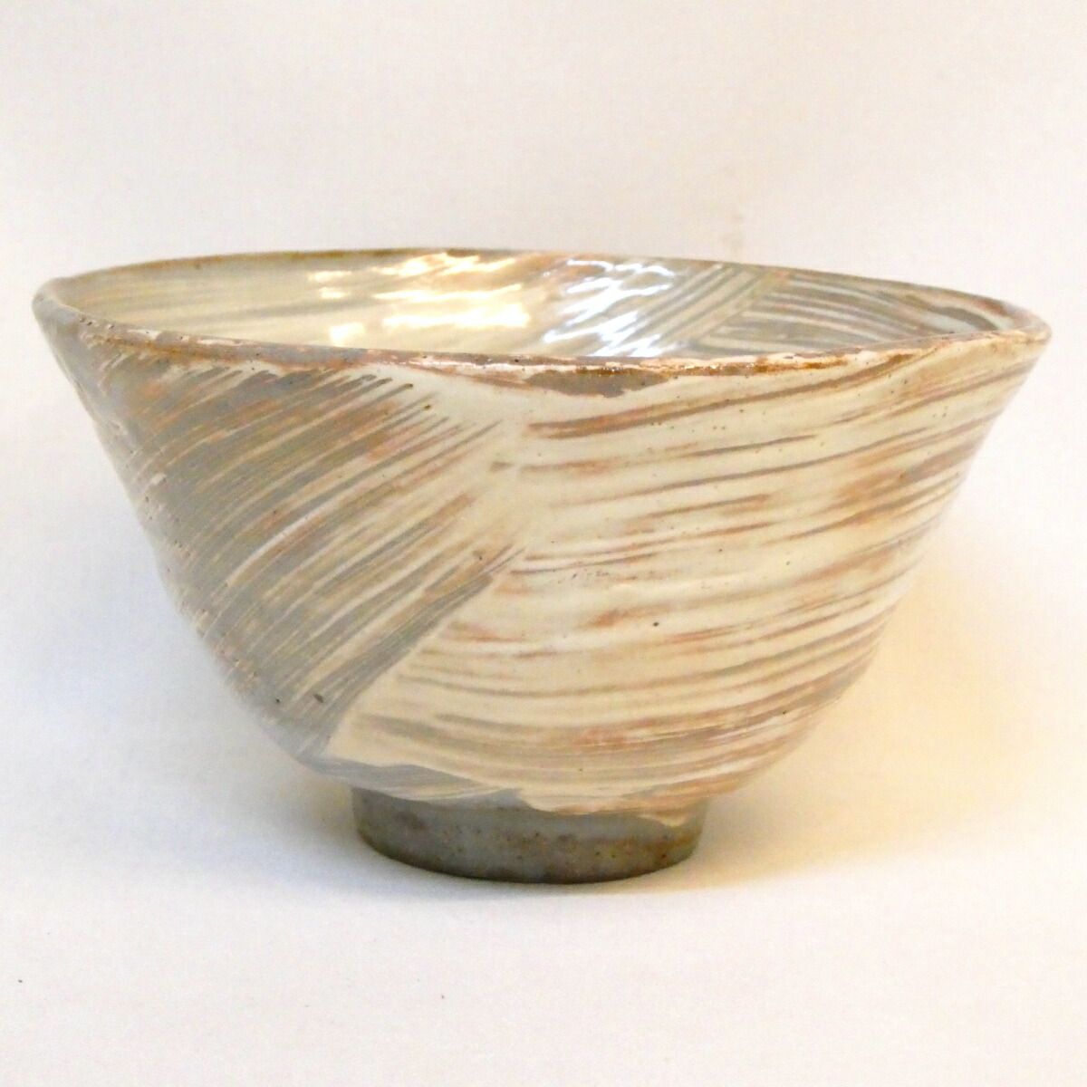 十二月の特売品】大萱八坂窯 加藤芳右衛門作 窯印 刷毛目 茶碗 高麗写