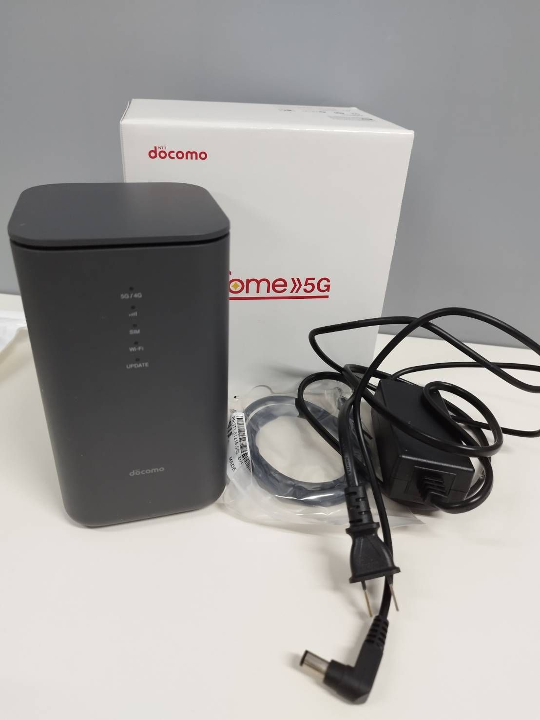 ジャンク】docomo home 5G/HR02/無線LANルーター（△判定） - メルカリ