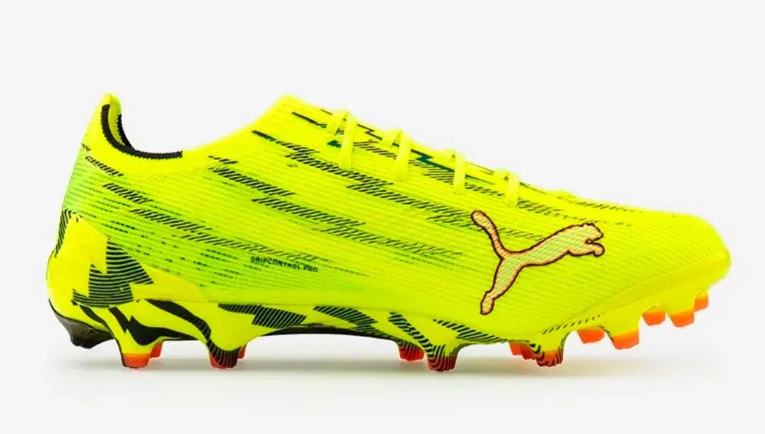 プーマ ウルトラ6 AG Unleashedパック