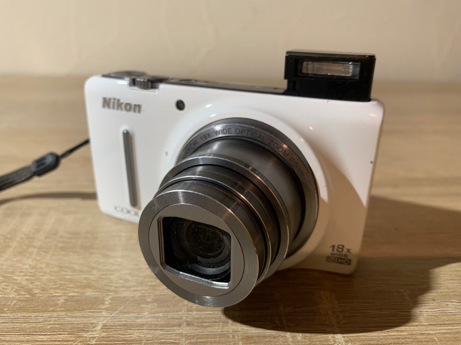 6819 Nikon COOLPIX S9400 ホワイト デジカメ - メルカリ