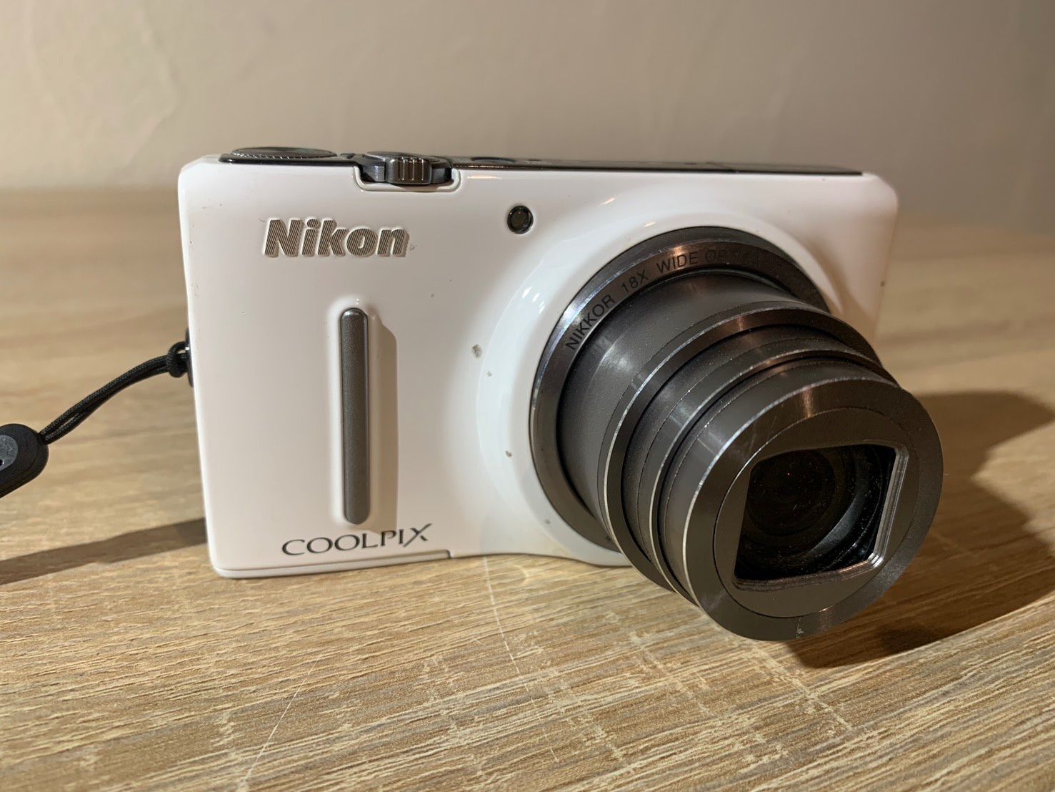 6819 Nikon COOLPIX S9400 ホワイト デジカメ - メルカリ