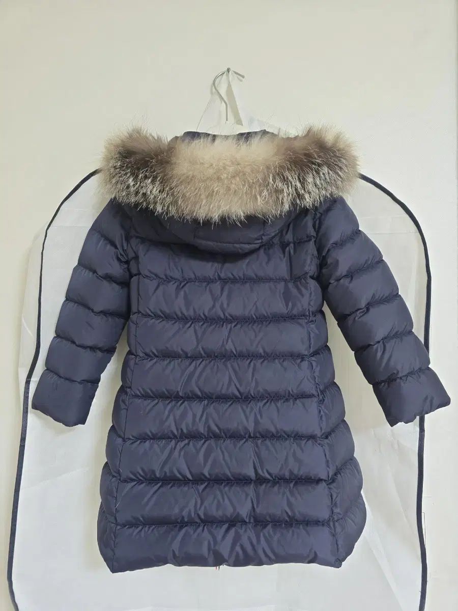 モンクレール 女の子 ダウン アベル 4 y