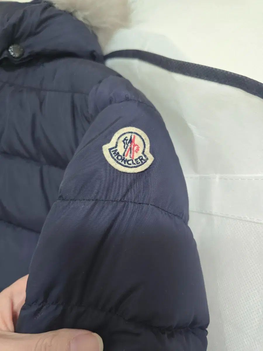  モンクレール 女の子 ダウン アベル 4 y その他 ジャケット ブルゾン