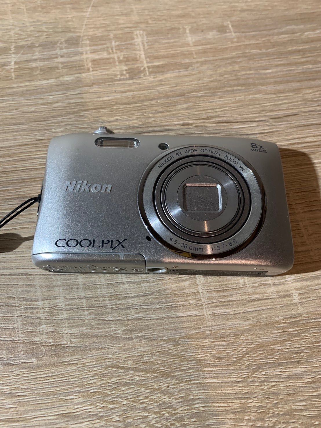 6820 Nikon COOLPIX S 3600 シルバー デジカメ