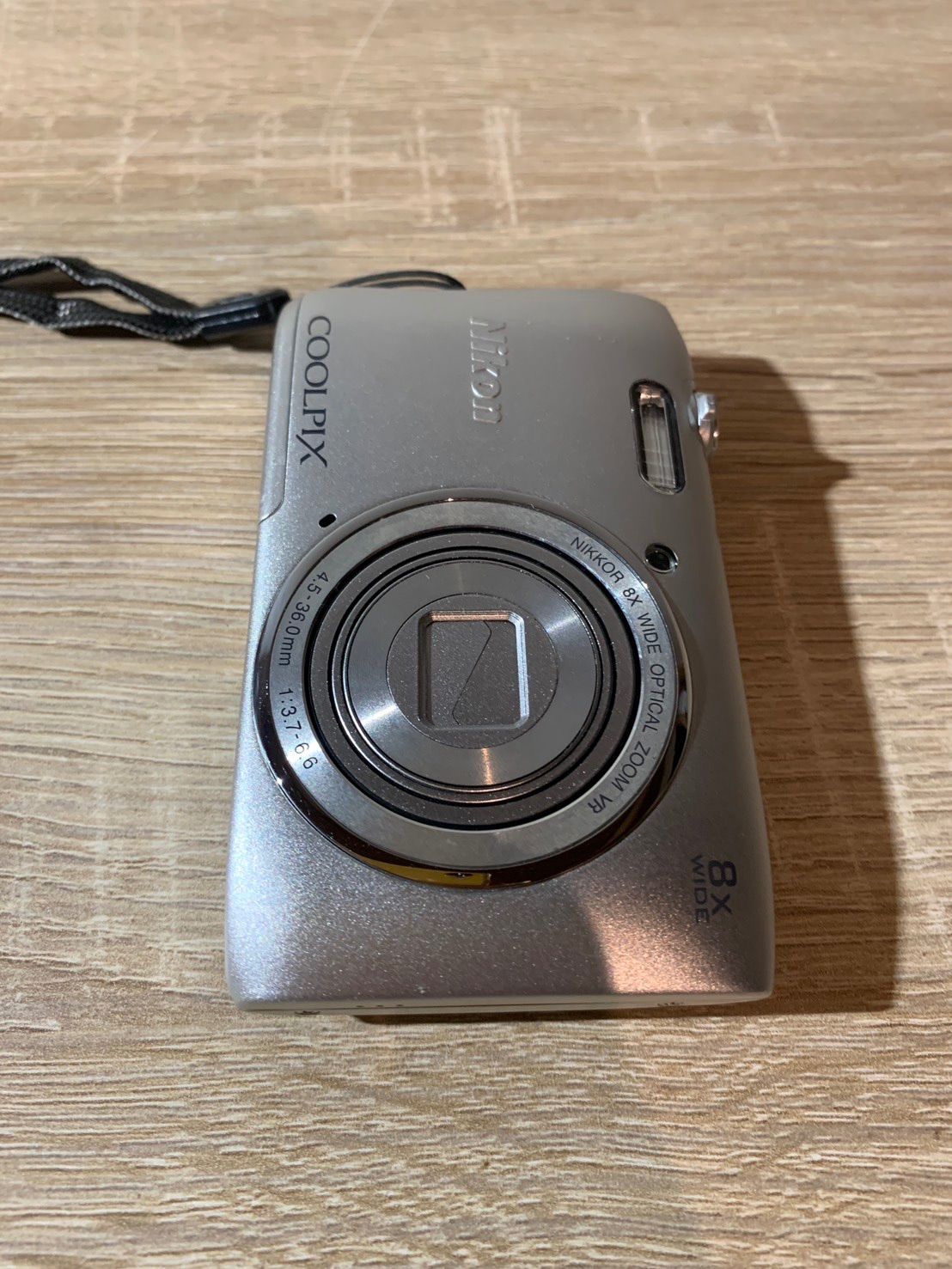 6820 Nikon COOLPIX S 3600 シルバー デジカメ